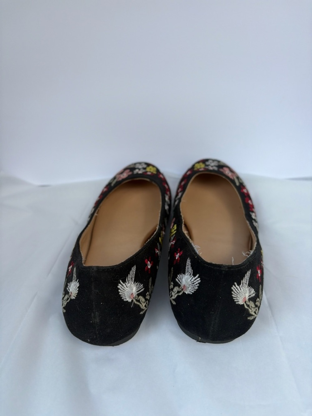 Kohl's Black Floral Embroidered Ballet Flats - Picture 3 of 7